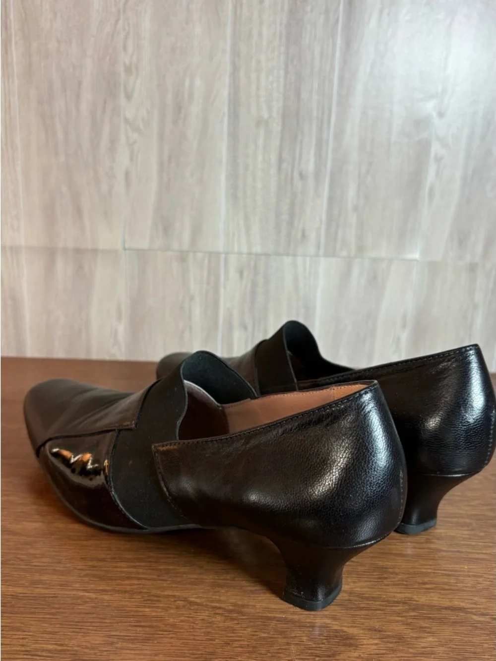 BeautiFeel Black Leather Slip-On Heeled Loafers with Elastic Panel